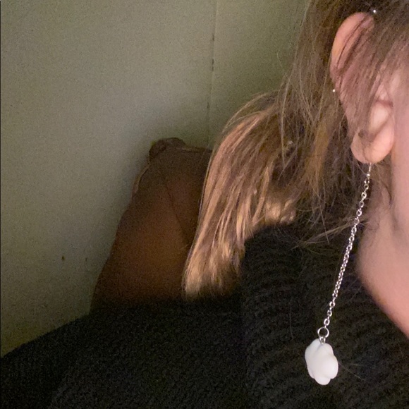 Cloud Chain Earrings ☁️ - Picture 4 of 5